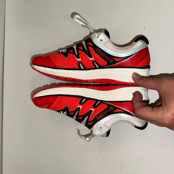 Saucony Women’s Triumph Iso 4 Vizi Red/Blk/Wht [S10413-2] Size 8.5 - Picture 7 of 16